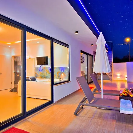 Uzumlu Village 1 Bedroom 6746 Kalkan