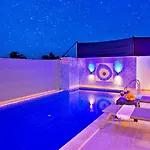 1 Bedroom Secluded In Uzumlu וילה *